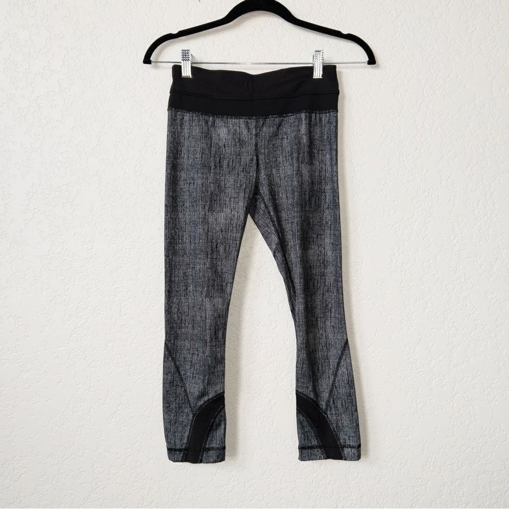 Lululemon Burlap Texture Black Dune‎ Run Inspire Crop II Leggings Size 2